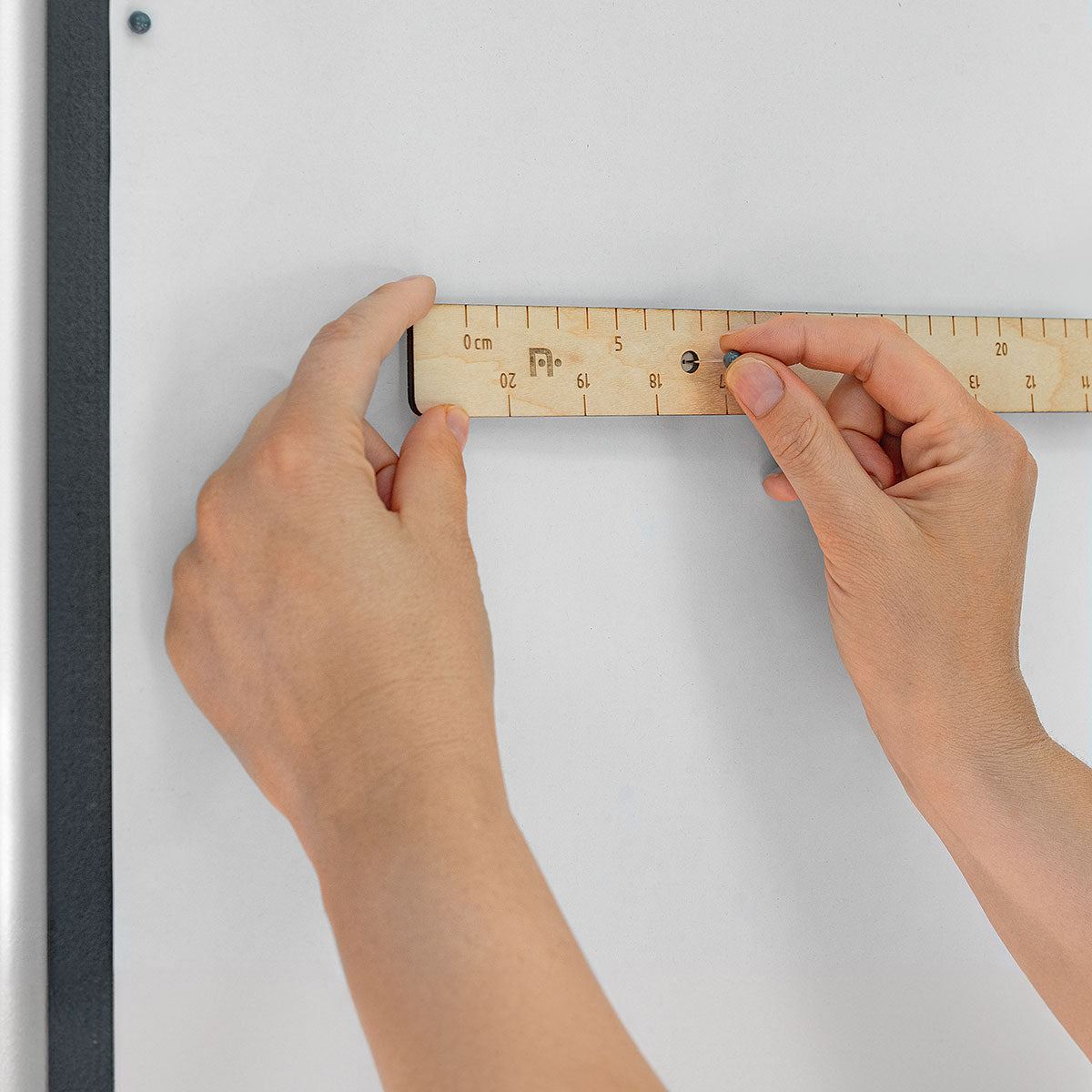 Pinnbares Lineal, Sperrholz, 50 cm / 20 Zoll