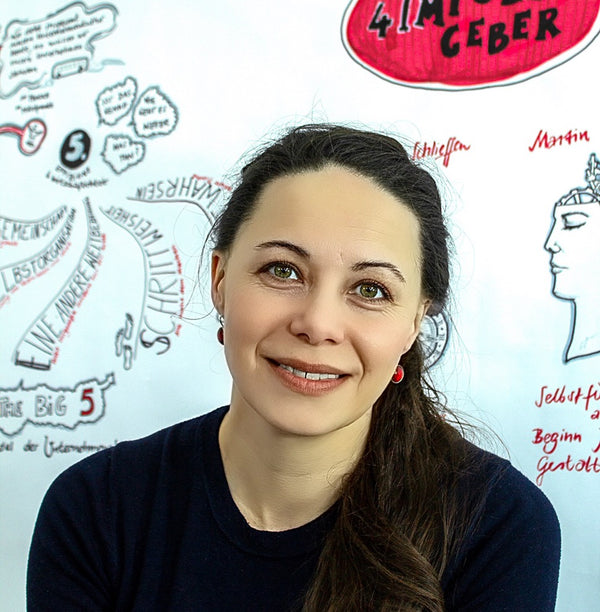 Liane Hoder vor Graphic Recording